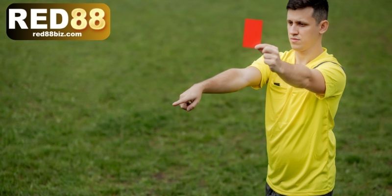 Kèo Thẻ Phạt - Giải Mã Chi Tiết Trong Cá Cược Bóng Đá 1 Kèo thẻ phạt là kiểu cược thể thao được hội viên ưa chuộng